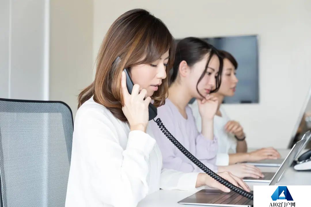 为避免员工「Manner化」，好些大公司都在尝试用 AI 来「缓冲」工作所带来的情绪冲击