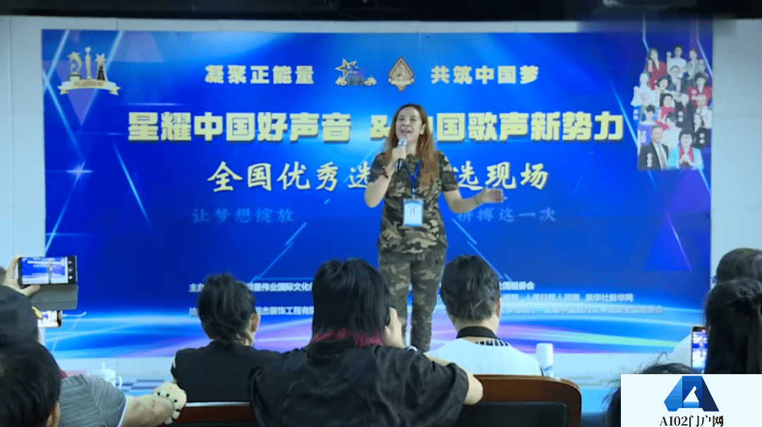 粉丝百万的俄罗斯美女网红,竟然是个中国“抠脚大汉”? 粉丝百万的俄罗斯美女网红,竟然是个中国“抠脚大汉”?