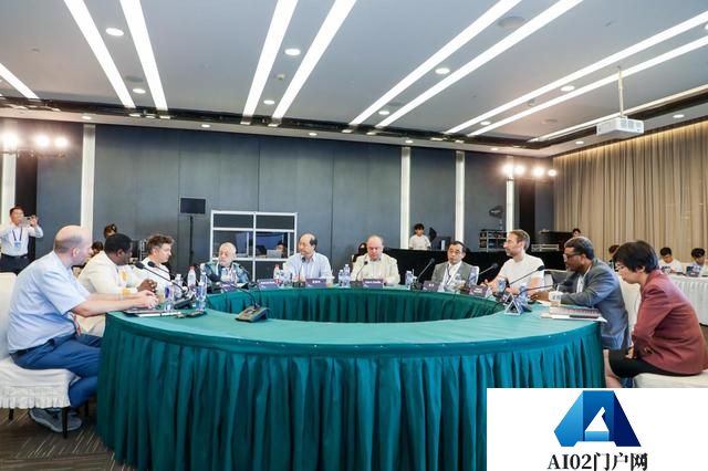 2024年世界人工智能大会“数学与人工智能”学术会议在沪举办
