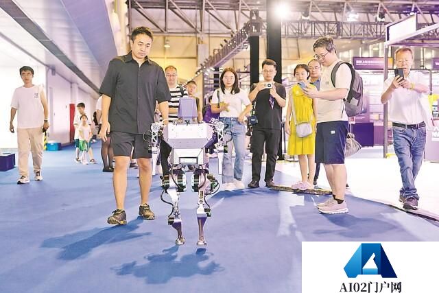 大模型应用进入深水区，人工智能技术全面开花——“智能体”成了最热AI词汇