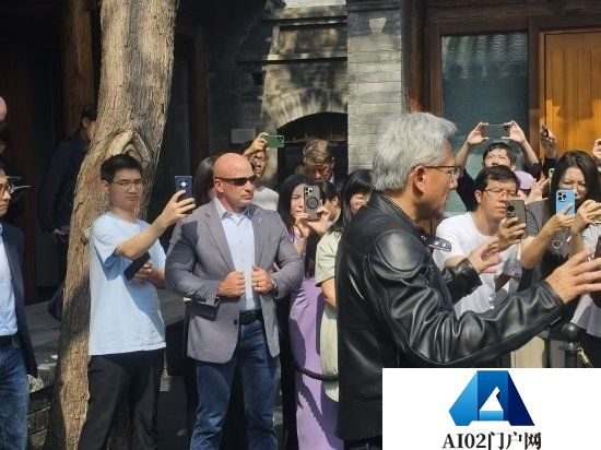 黄仁勋称不用怀疑苹果AI的能力人家有自己的节奏
