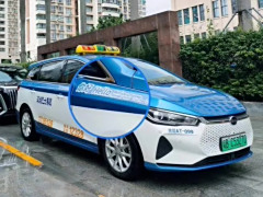 让老外不见“外”，深圳“小黄帽”出租车将全面部署AI翻译机