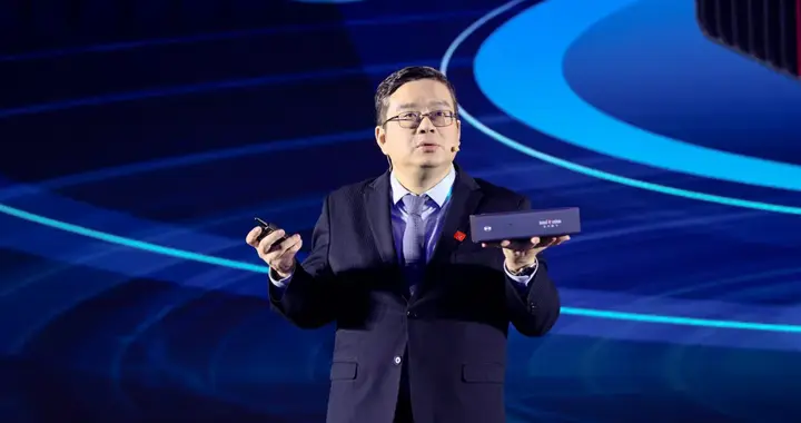 只要千元级人人可用百亿级多模态大模型！国产AI模盒秒级训练推理