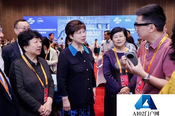 引领AI办公新变革：新一代智能硬件360AINote亮相北京服贸会