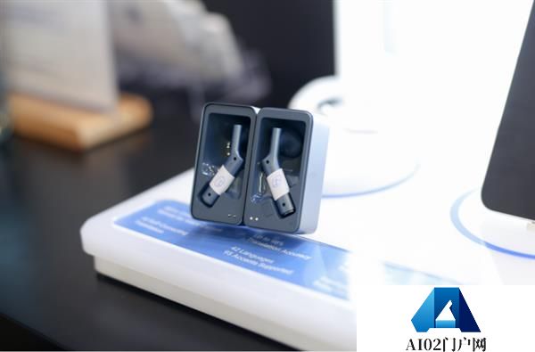 时空壶W4AI同传耳机：重塑跨语言沟通场景体验